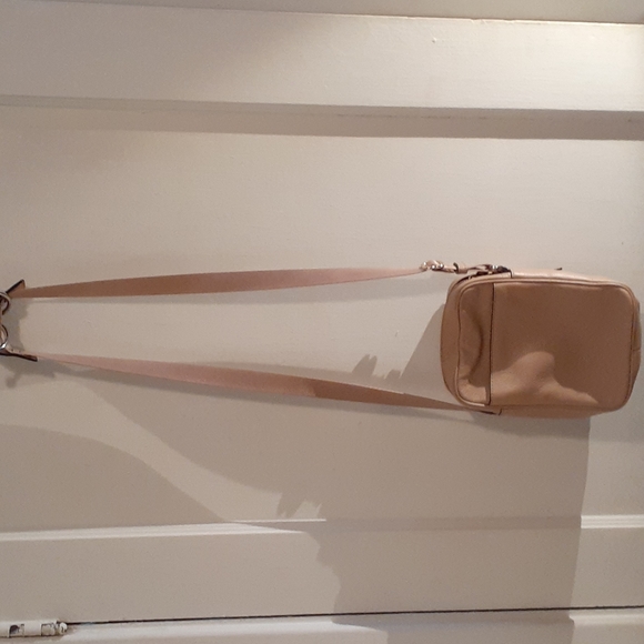 Michael Kors Tan Leather Crossbody bag - Picture 4 of 7